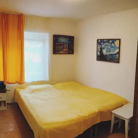 Pine Square House Wifi Case de vacanță